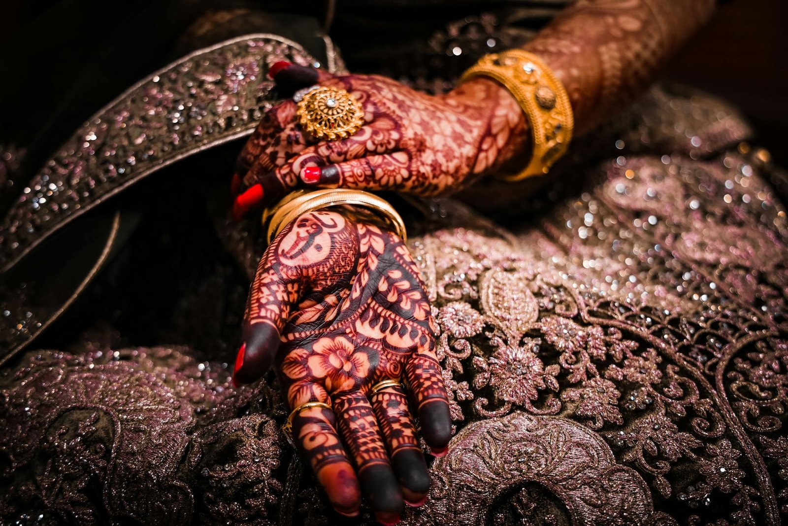Cover Image for Love, Drums & Kanzu: Inside a Colorful Tanzanian Wedding (A Journey into Joyful Traditions)